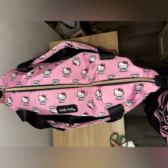 Sanrio Hello Kitty Pink Duffel Bag Carry On Overnight Travel Pink Tote - Picture 7 of 16